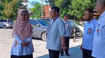 Meninjau lokasi peringatan Hari Kesehatan Jiwa Sedunia Tahun 2025 kegiatan di Kantor Gubernur NTB